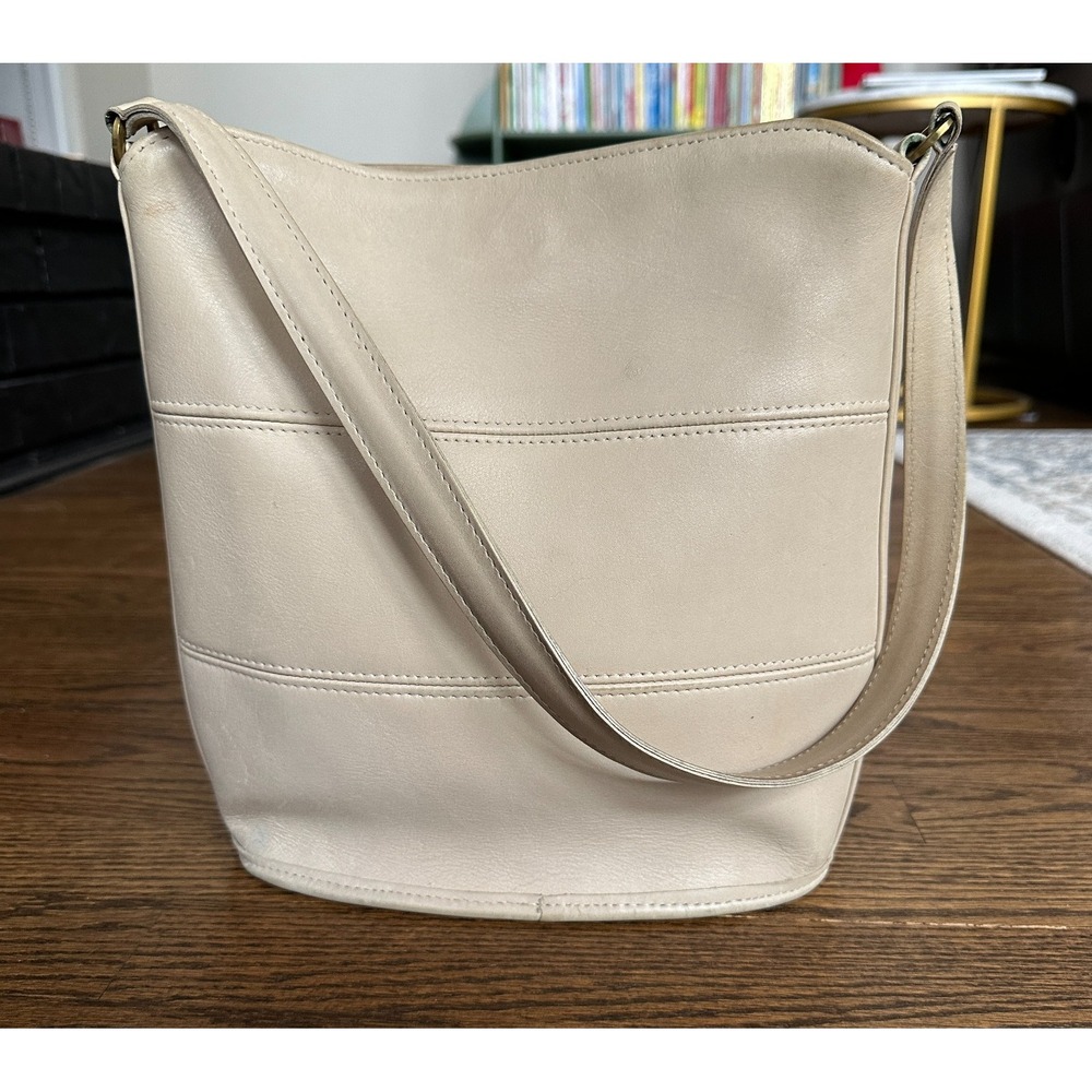 Vintage Coach Tribeca Soho Feed/Bucket Bag Style No. 9083 Cream 10x10
